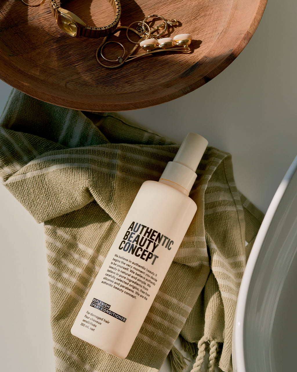Replenish spray conditioner